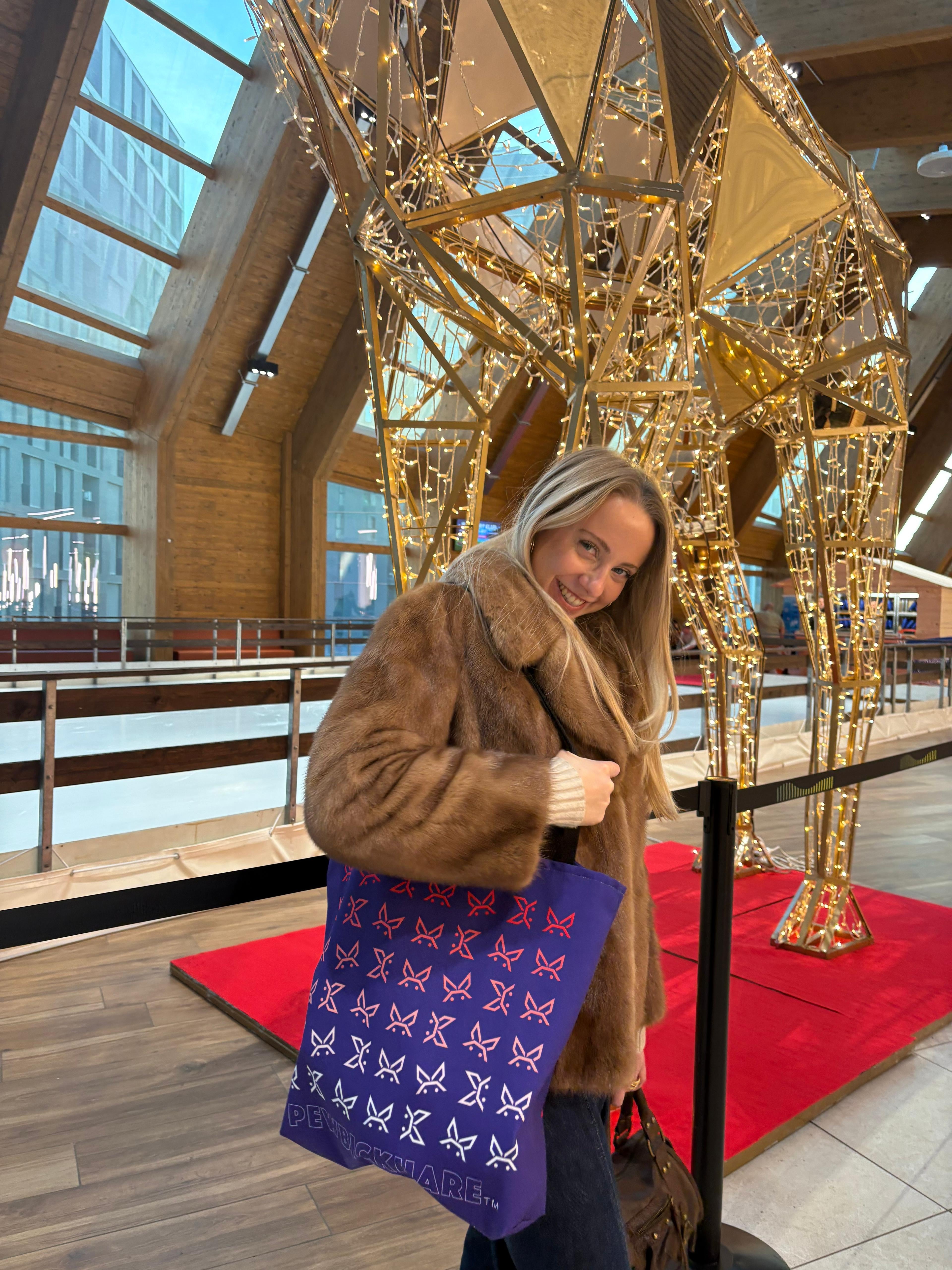 Load video: Milan songstress vibing Pewbickhare!!!